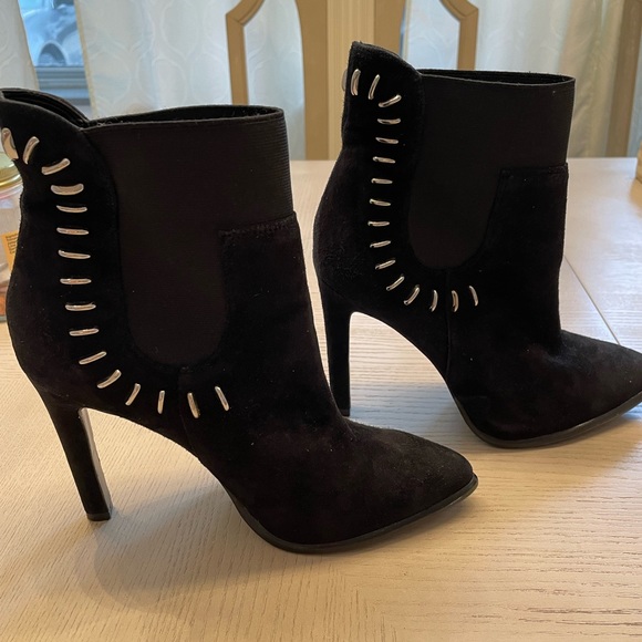 Kendall + Kylie Leather Suede Heeled  Ankle Boots with Silver Studs Are … - Picture 2 of 8